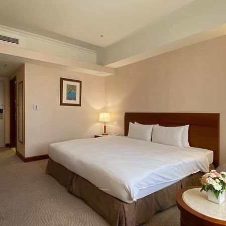 Monarch Plaza Hotel Taoyuan Exterior photo