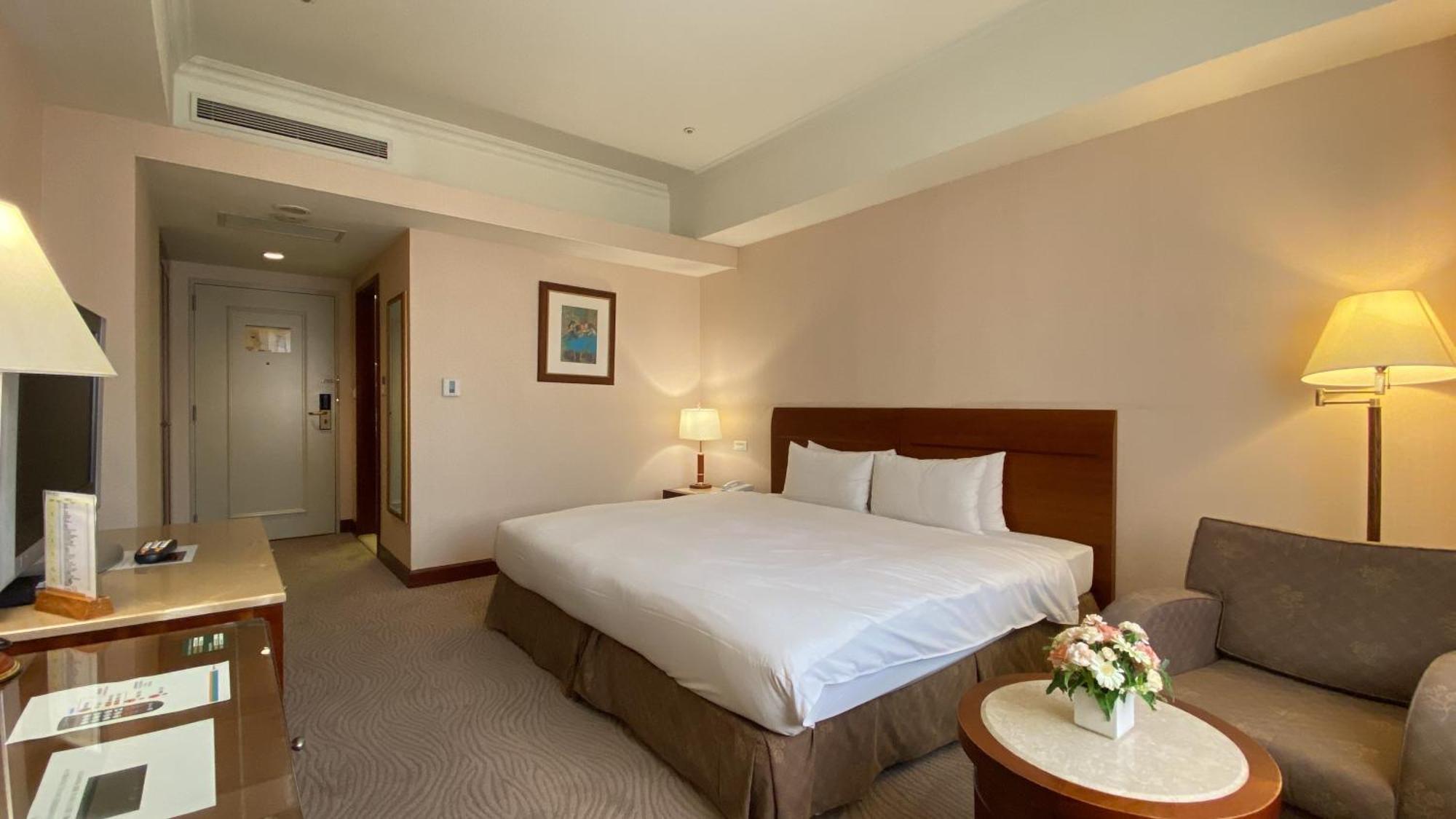 Monarch Plaza Hotel Taoyuan Exterior photo